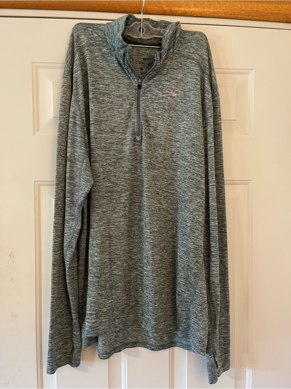 Nike Dri-FIT Men's XL green  1/4 Zip Long Sleeve Mock Neck Pullover